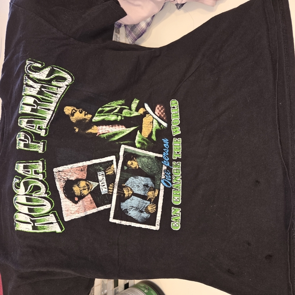Black Graphic T-Shirt with Green Accents Rosa Parks - Picture 1 of 4